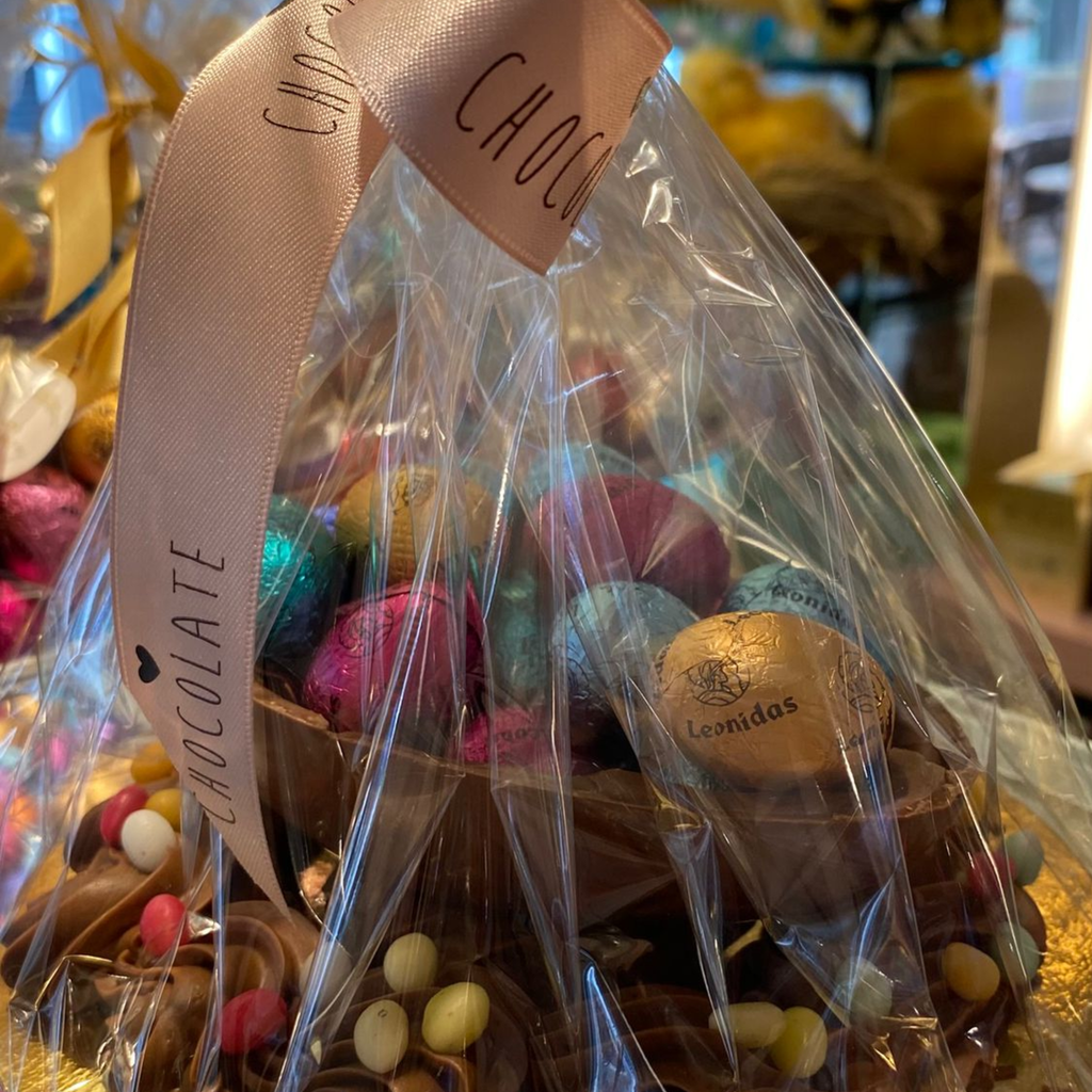 Open chocolade ei met Leonidas paaseieren